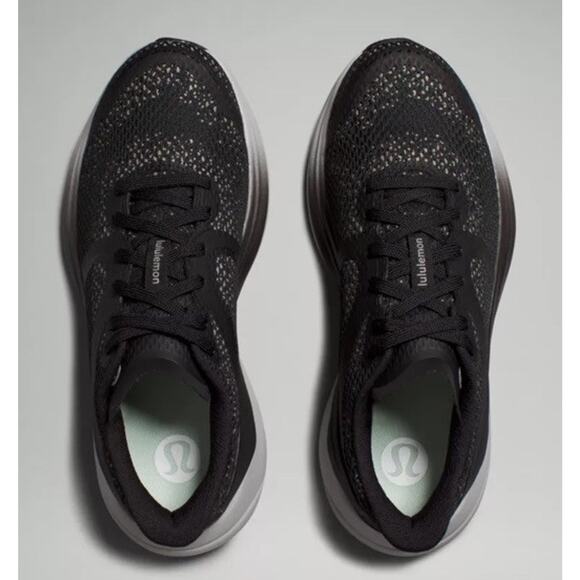 Lululemon Blissfeel 2 Women's Running Shoe *Winter Size 9 Black Silver Drop - Picture 2 of 11